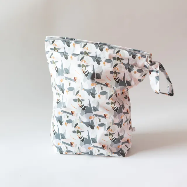 bare-and-boho-wet-bags-sac-imperm-able-large-gumnut image 1