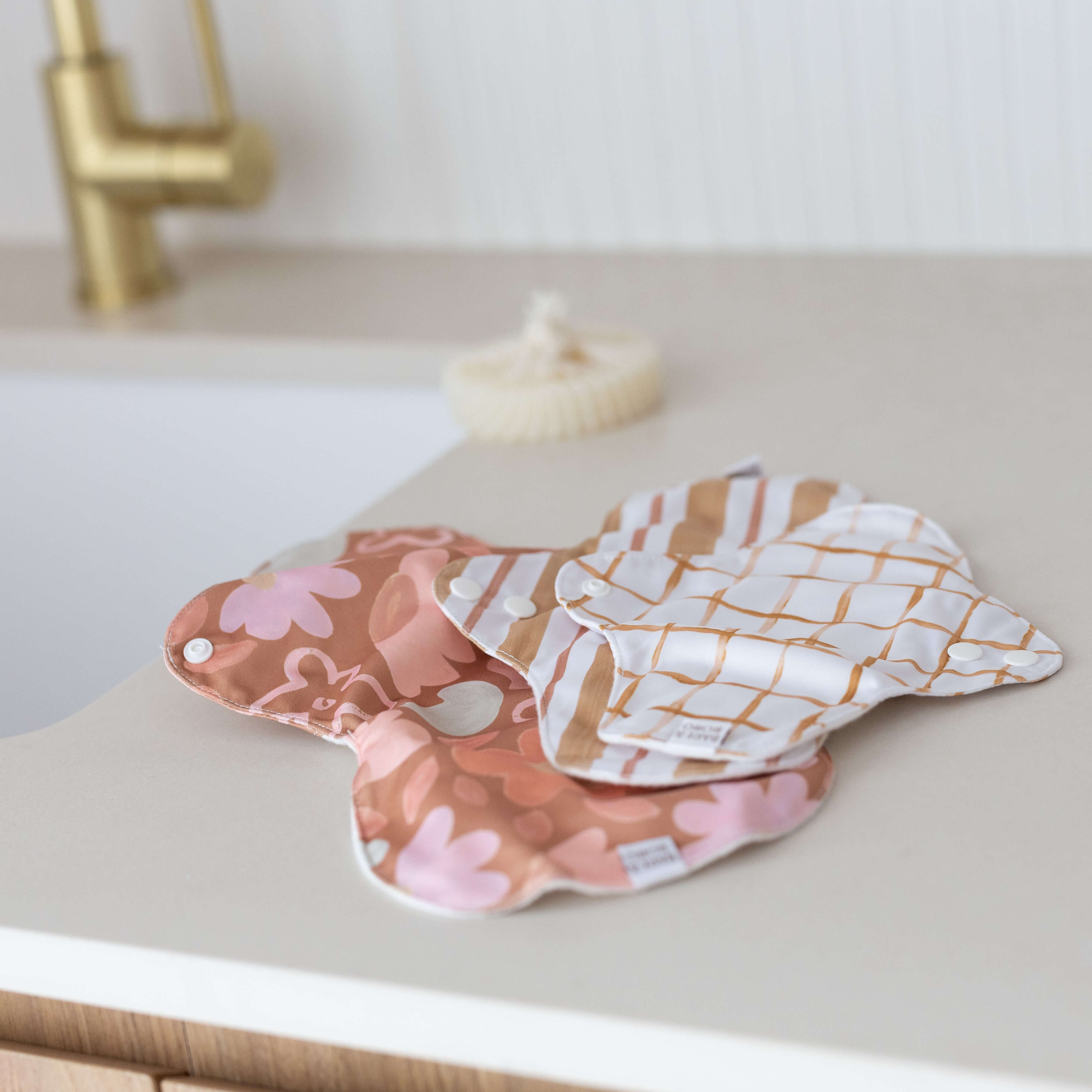 bare-and-boho-bundles-lot-serviettes-lavables-posy-flux-moyen image 6