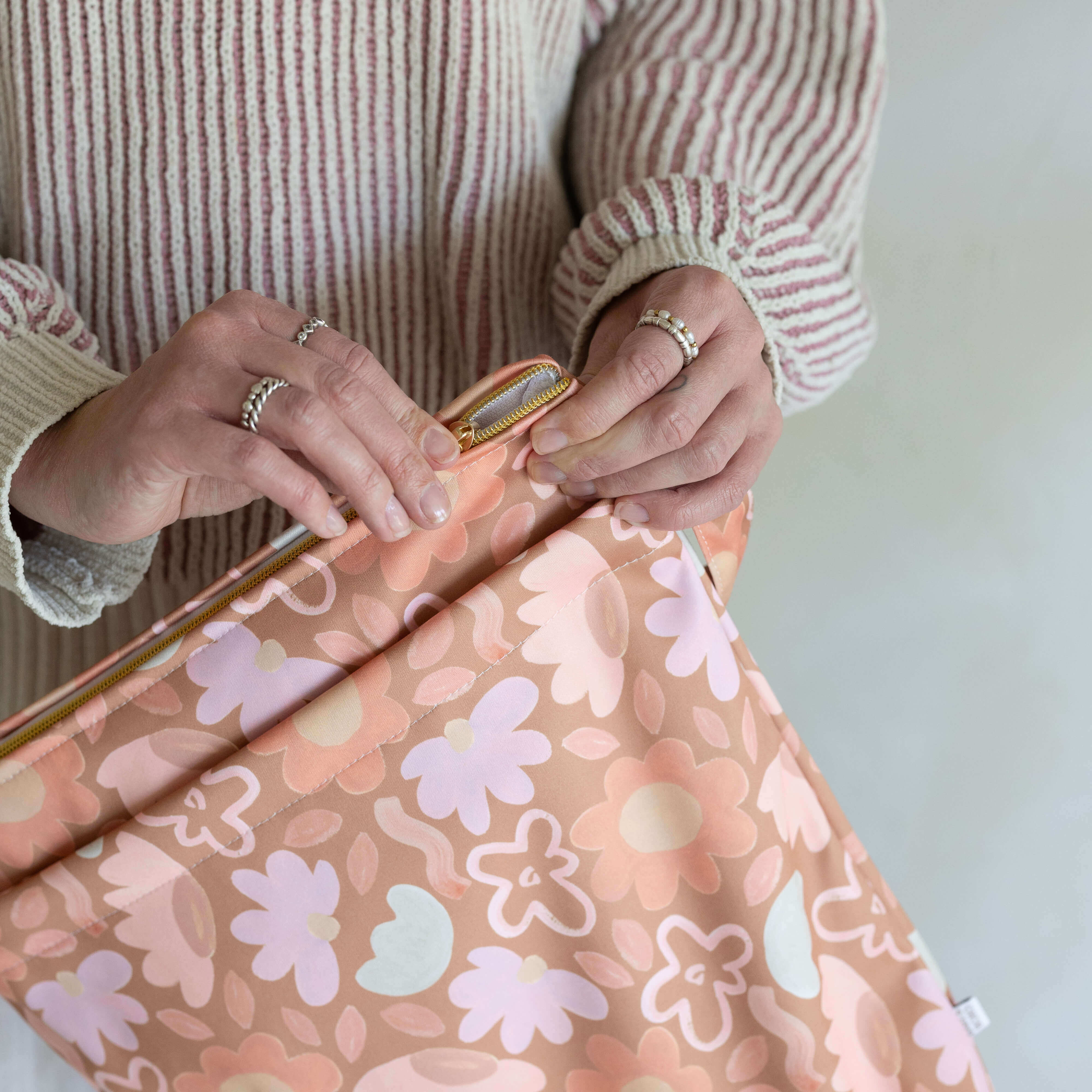 bare-and-boho-wet-bag-sac-imperm-able-posy-taille-l image 3