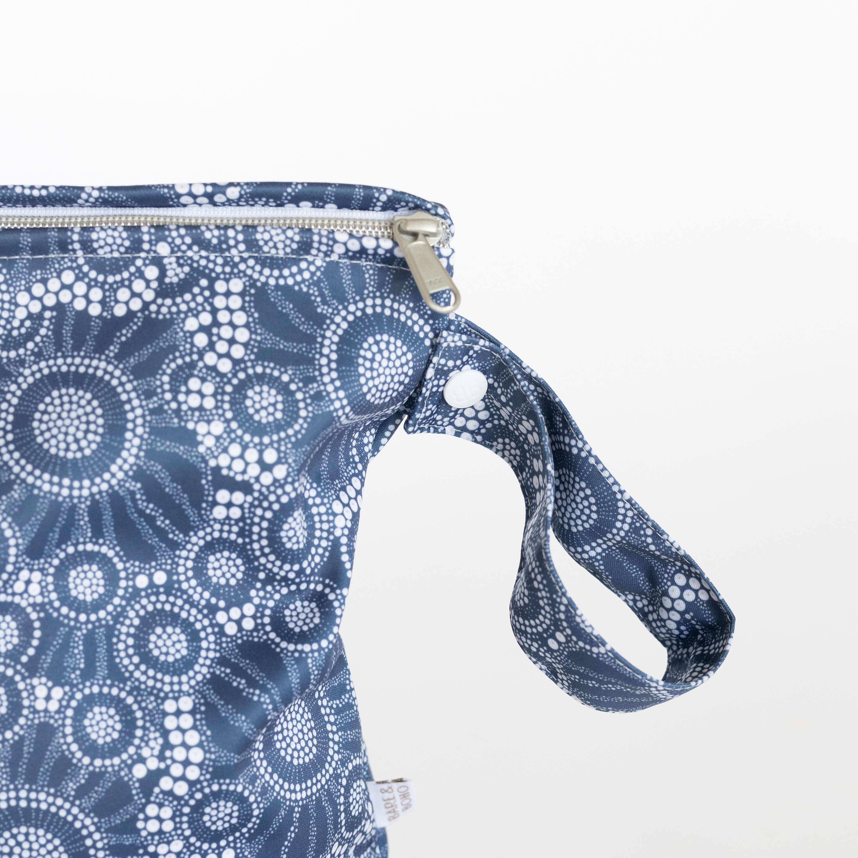 bare-and-boho-wet-bags-sac-imperm-able-jellyfish-tide-medium image 4