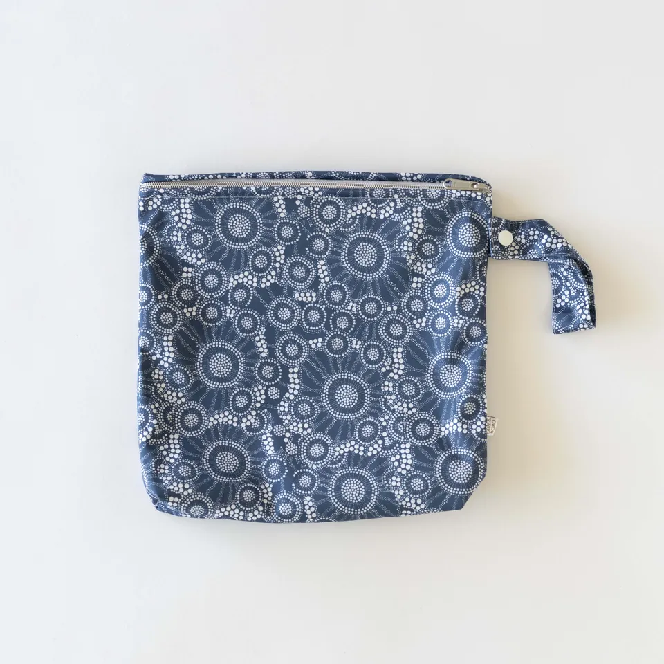bare-and-boho-wet-bags-sac-imperm-able-jellyfish-tide-medium image 1