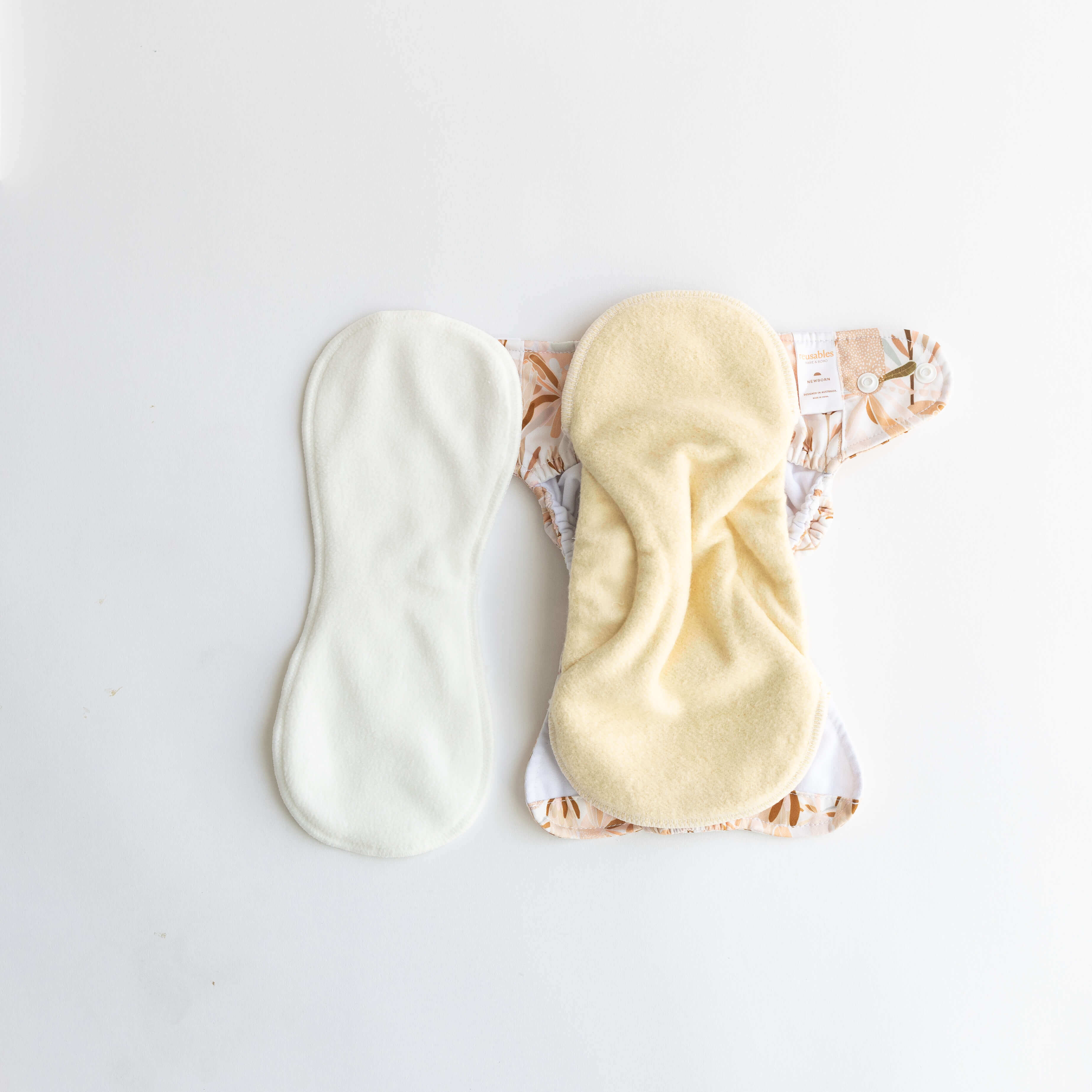 bare-and-boho-newborn-soft-banksia-lot-couches-naissance-bambou image 7