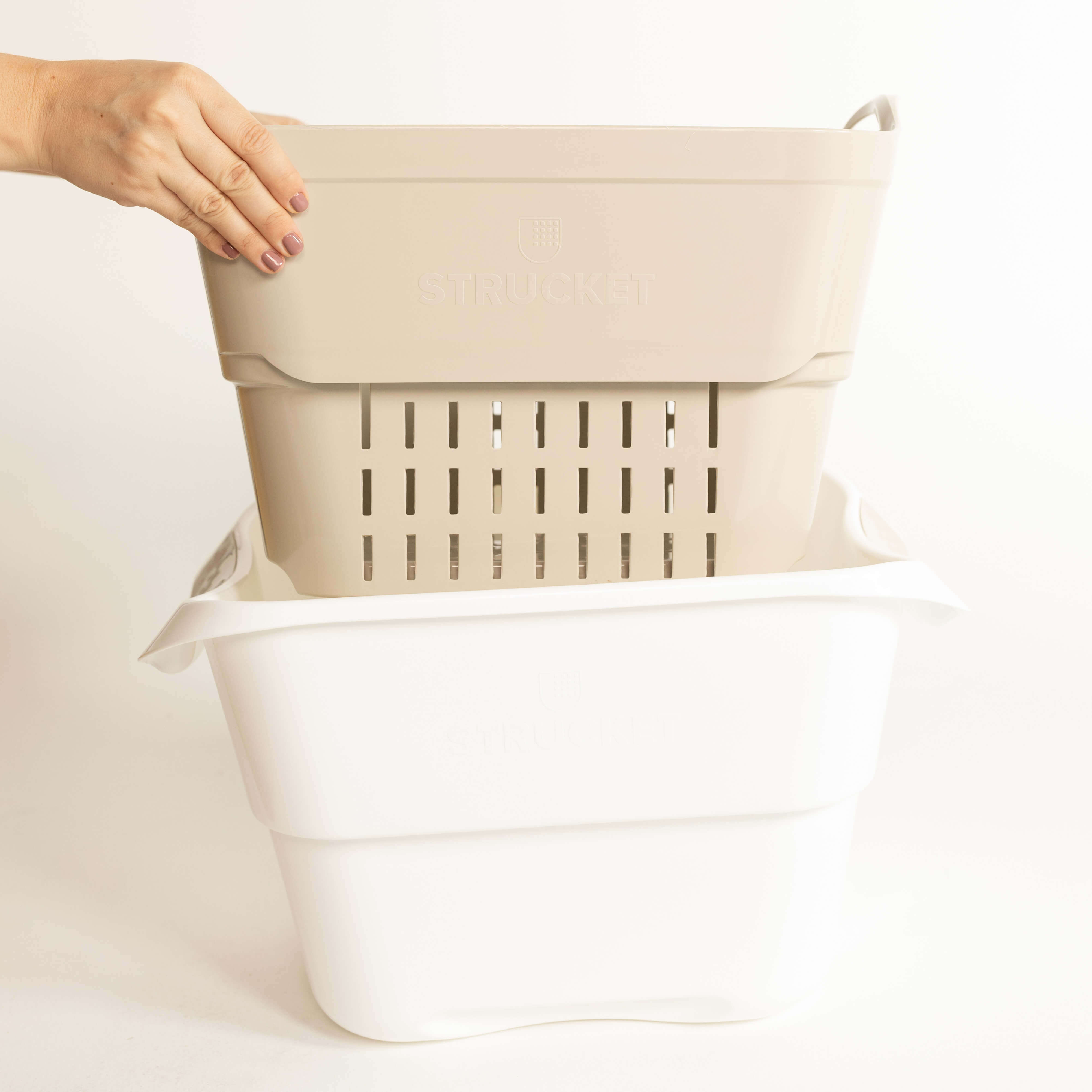 bare-and-boho-nappy-dry-pails-seau-couches-sand-strucket image 1