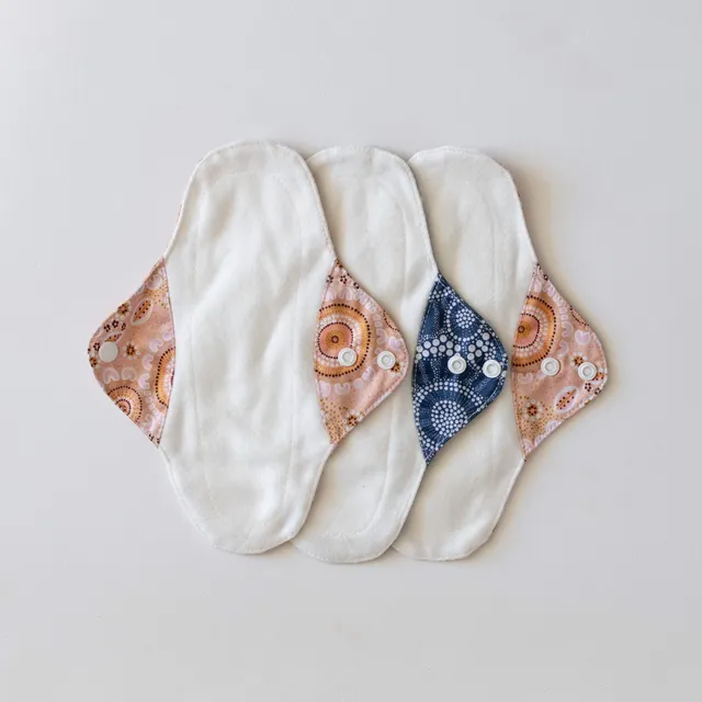 bare-and-boho-cloth-pads-light-serviette-lavable-springflower-lot-3 image 1