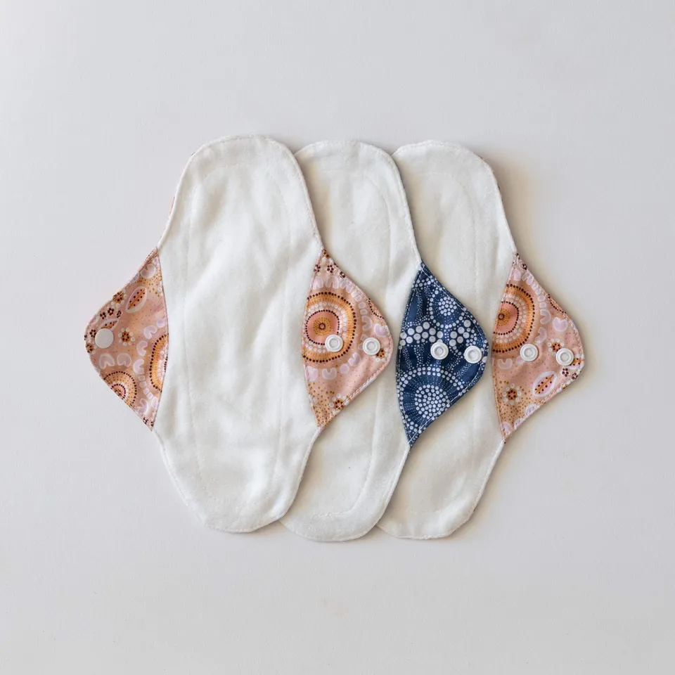 bare-and-boho-cloth-pads-light-serviette-lavable-springflower-lot-3 image 1