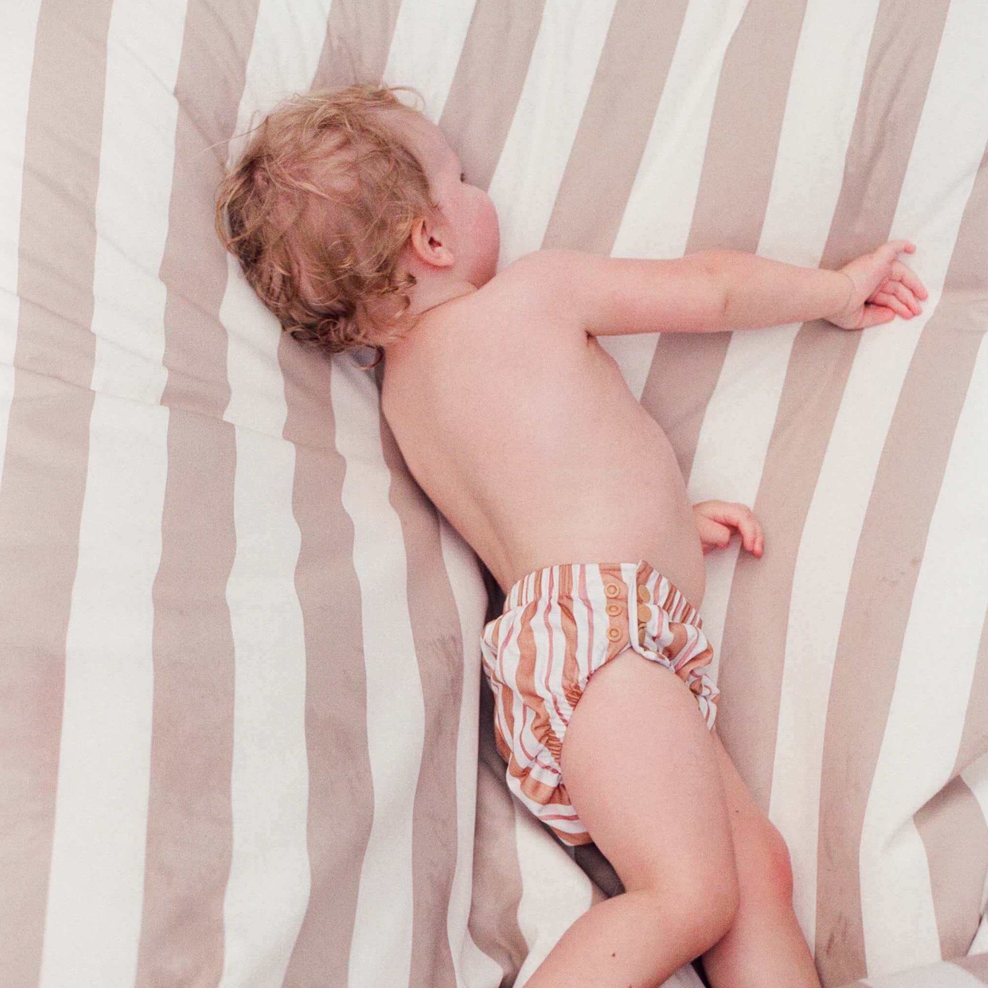 bare-and-boho-swim-nappy-couche-de-bain-lavable-circus-junior-12kg image 4