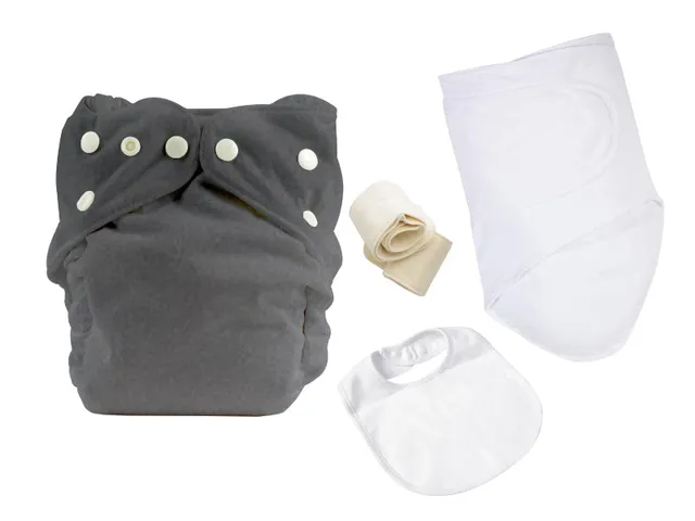 fuzzi-bunz-cloth-diaper-bundles-couche-lavable-lange-bavoir image 1