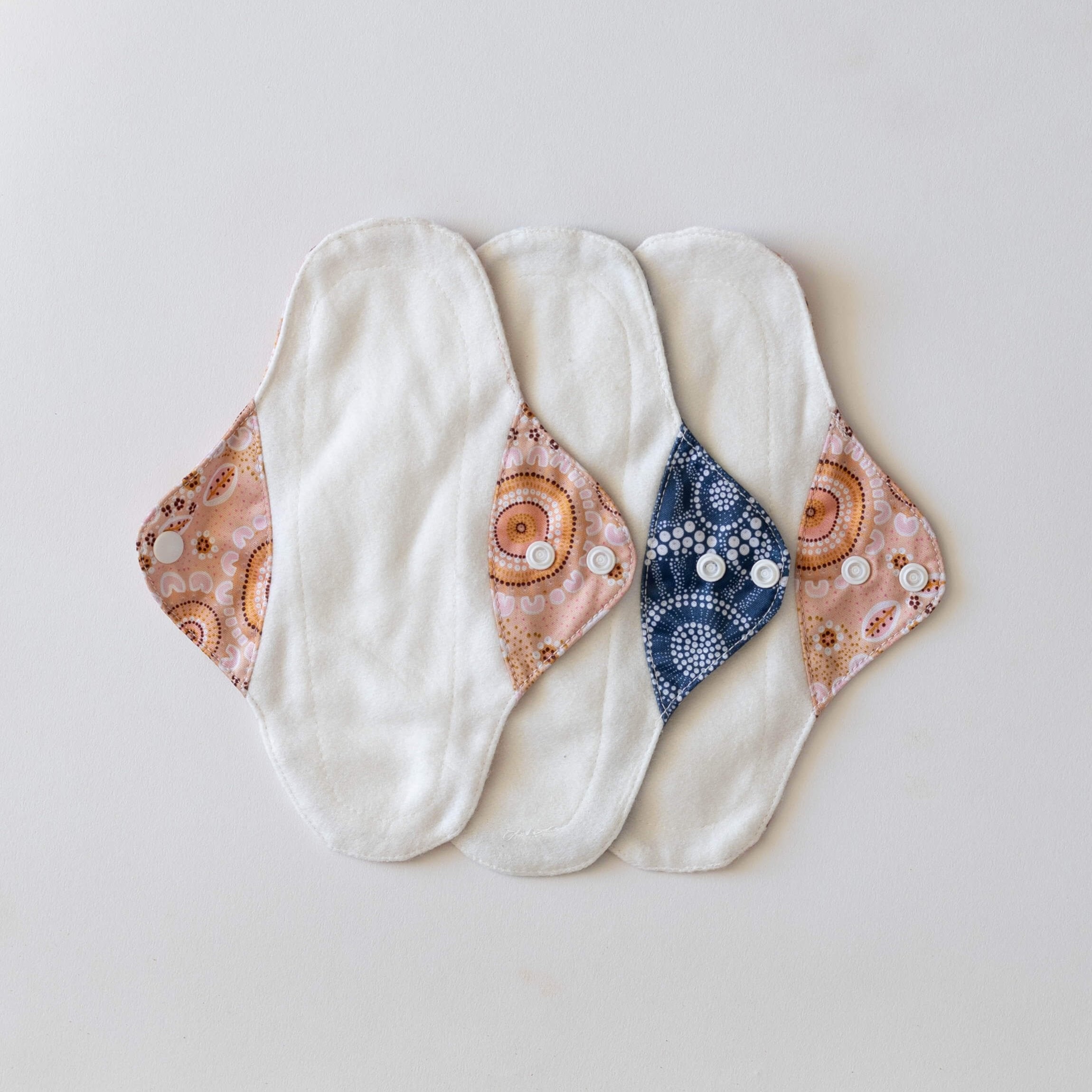 bare-and-boho-cloth-pads-light-serviette-lavable-springflower-lot-3 image 1