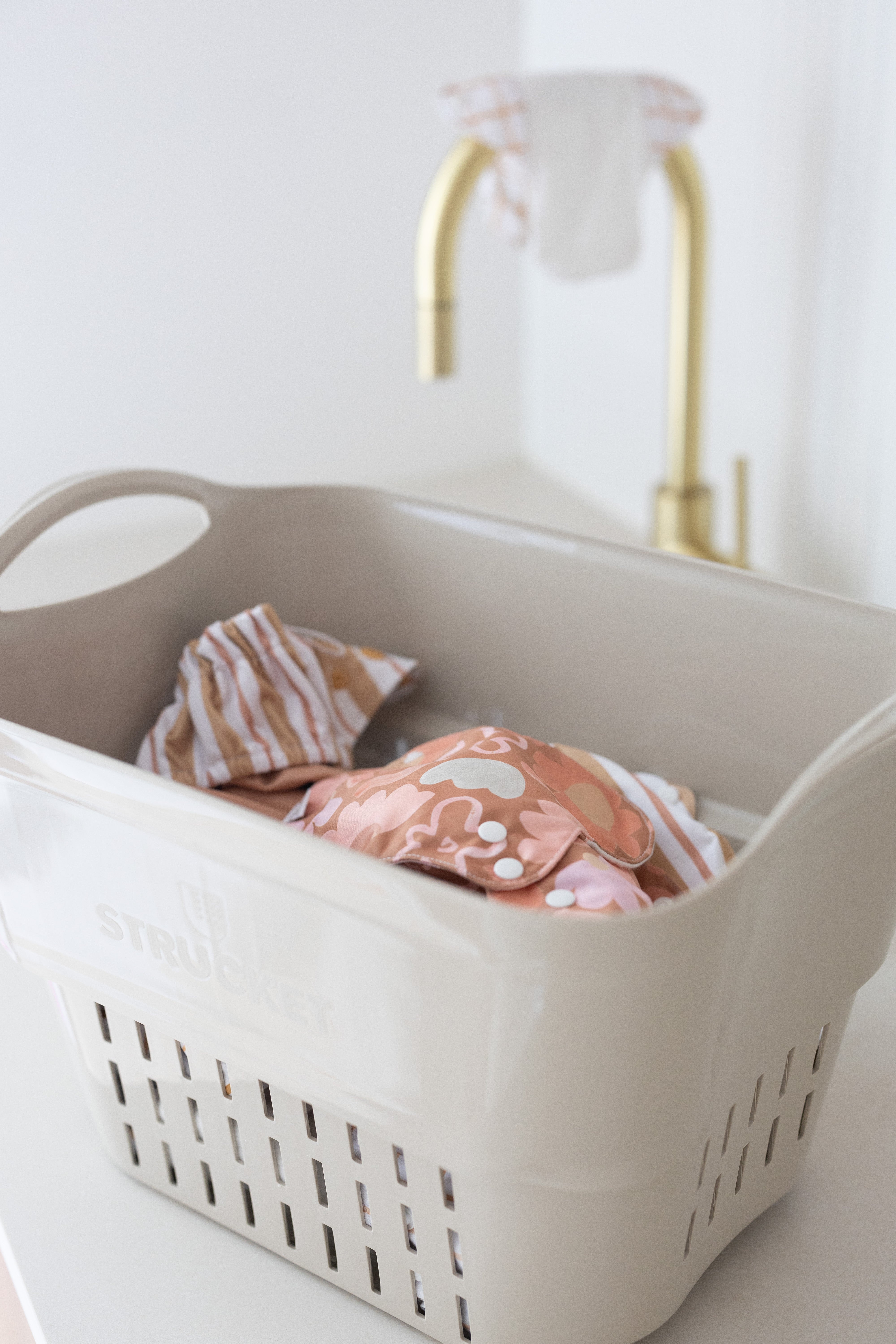bare-and-boho-nappy-dry-pails-seau-couches-sand-strucket image 2